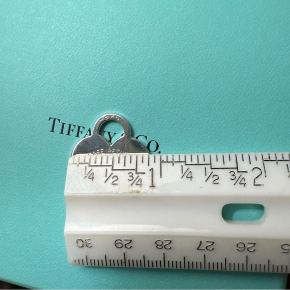 Tiffany & Co. Heart “Please Return To” Pendant - Picture 8 of 10